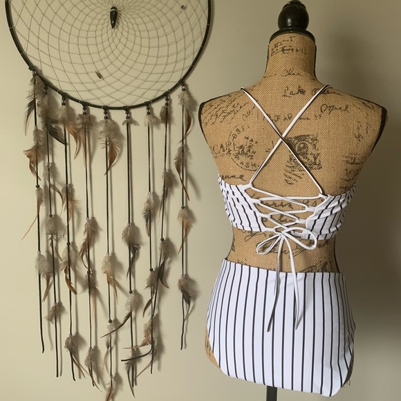 Bikini - Picture 3 of 3